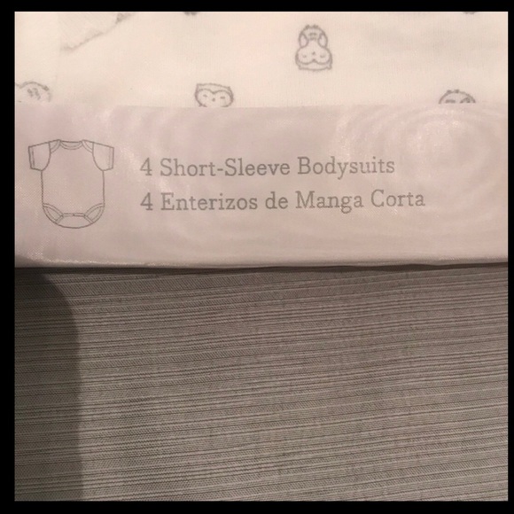 Wearable blanket and 4 pack of bodysuit - Picture 10 of 10